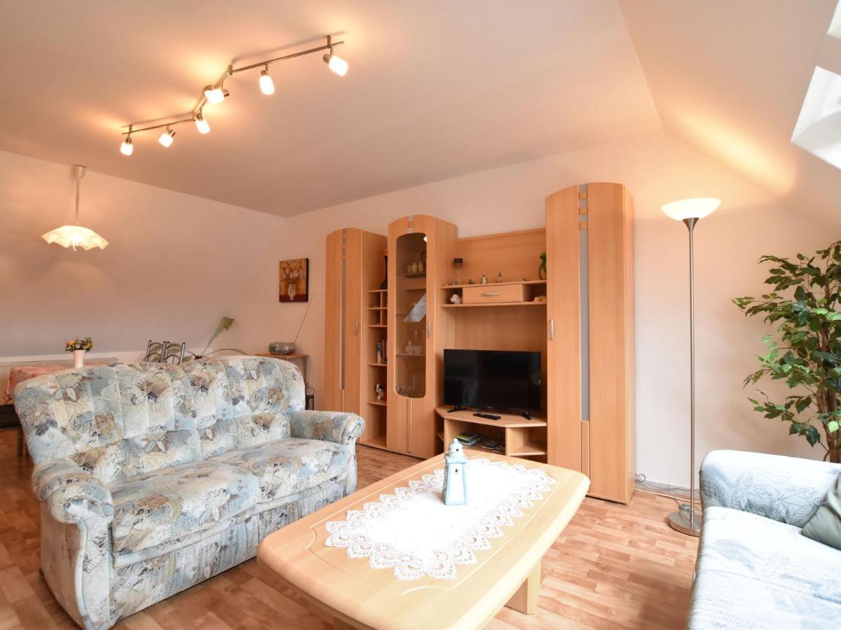 Attractive Apartment In Kluetz Near The Sea Exterior foto